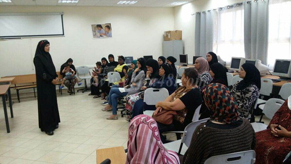  بالصور: محاضرة للأمهات في مدرسة ابن سينا بمدينة الرملة 